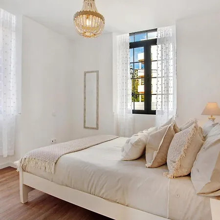 Nyaraló Francisco *