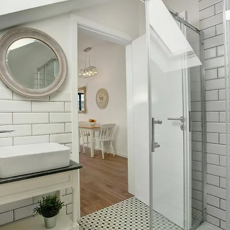 Nyaraló Francisco *