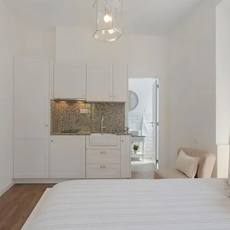 Nyaraló Francisco *